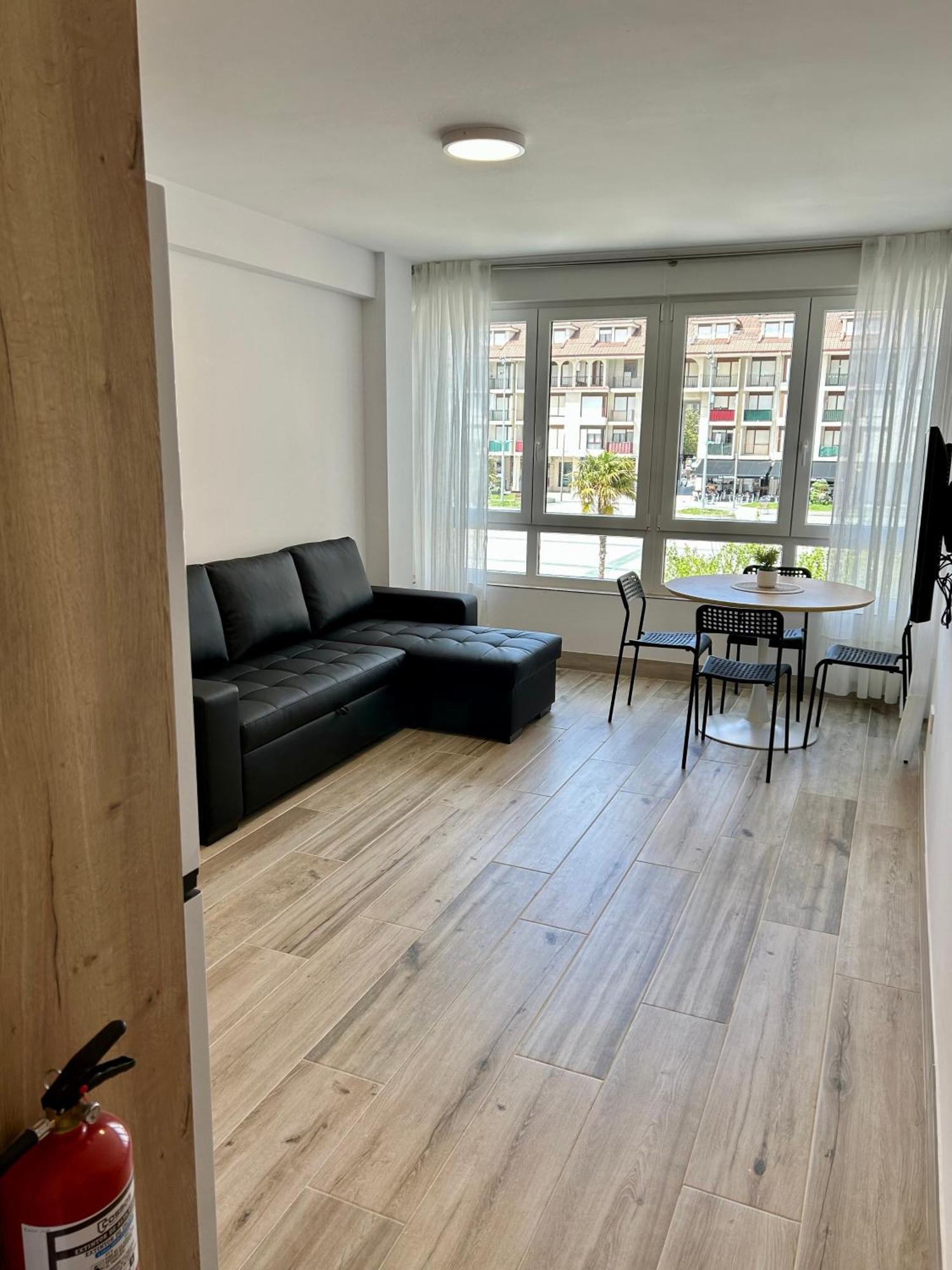 Apartamento Plaza De La Villa Playa Trengandin โนฮา ภายนอก รูปภาพ